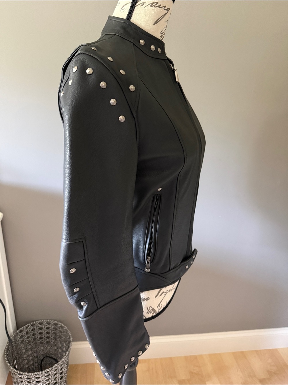 Harley-Davidson Black Leather Jacket with Purple Embroidered Back - Picture 5 of 10